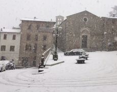 Arriva la neve a Montalcino