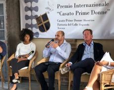 Il talk show guidato dal giornalista David Taddei alla Fattoria del Colle, a Trequanda, dopo la consegna del Premio Casato Prime Donne