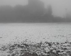 Lo stadio Soccorso Saloni di Montalcino ricoperto dalla neve