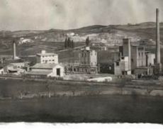 Una cartolina d’epoca dello stabilimento Crocchi, fondato a Torrenieri nel 1878