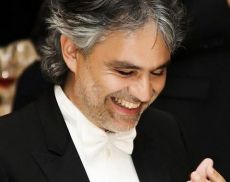 Il celebre tenore italiano Andrea Bocelli 