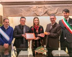 Claudia Koll a San Giovanni d'Asso ha ricevuto il Premio Un Tartufo per la Pace 2018